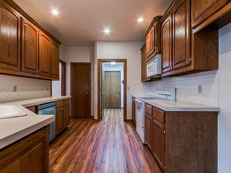 2913 Daybreak Dr — Photo 53
