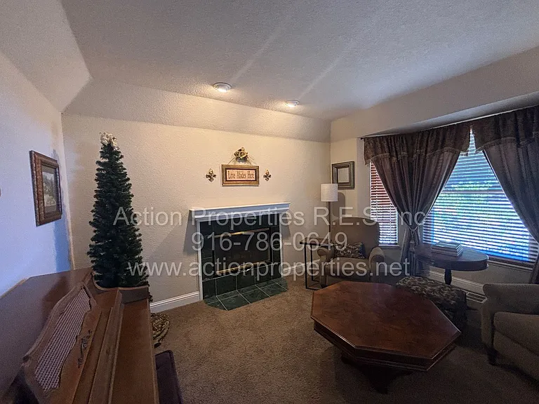4726 Abbey Hl — Photo 8