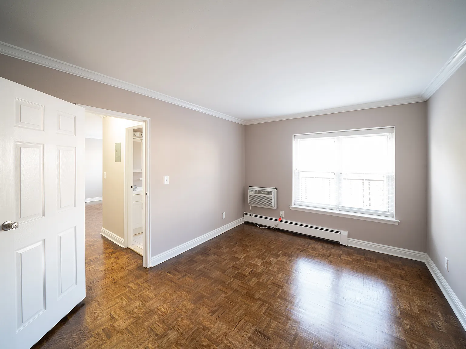 1 bed, 705 sqft, $1,985 — Photo 3