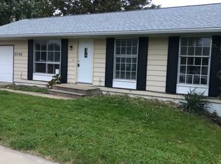 2720 33rd Ave SW, Cedar Rapids, IA 52404