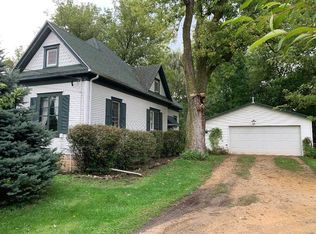 1318 E River Rd, Dixon, IL 61021