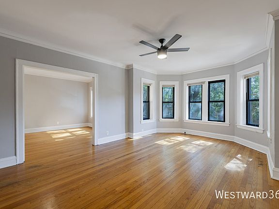 3rd image of 2054 W Arthur Ave #2E