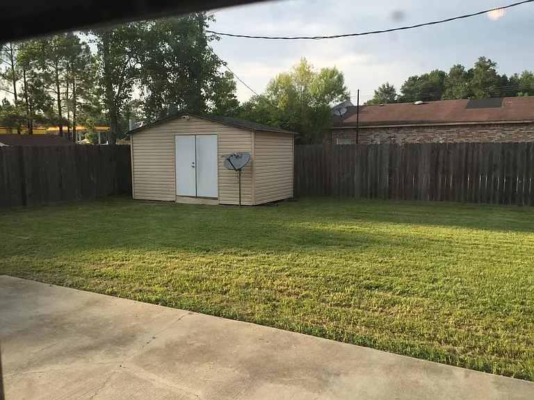 802 Huntwyck Cir — Photo 24