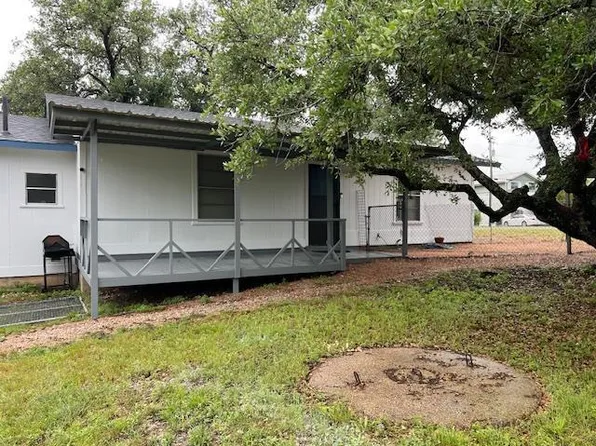 205 Melvin St, Brady, TX 76825
