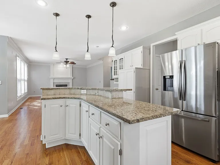 14117 Parkhill Ln — Photo 17