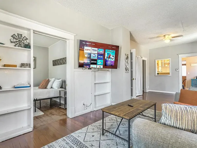 815 E Cache La Poudre St #A — Photo 19