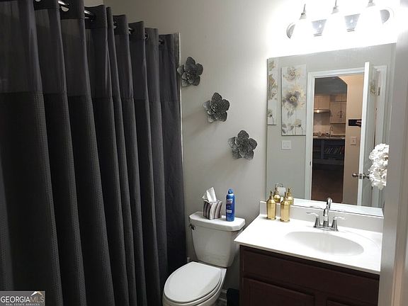 3rd image of 3255 Baylor Cir