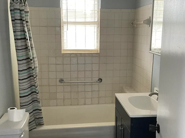 956 S Floyd St #1 — Photo 9