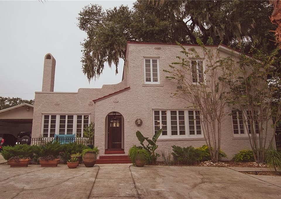 1st image of 712 El Paseo