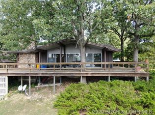 548 Black Hawk Dr, Lake Ozark, MO 65049