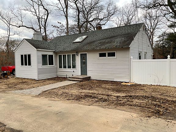 3rd image of 83 Brooksite Dr