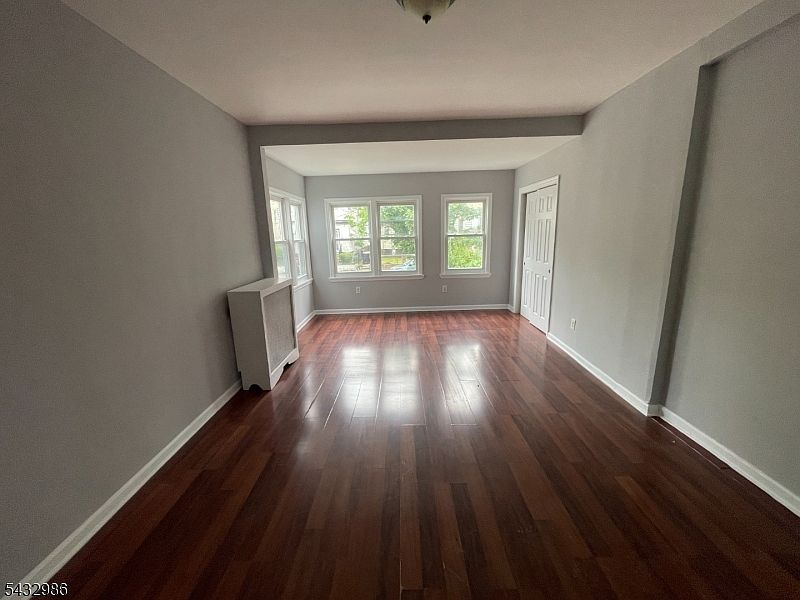 1st image of 8 Treacy Ave
