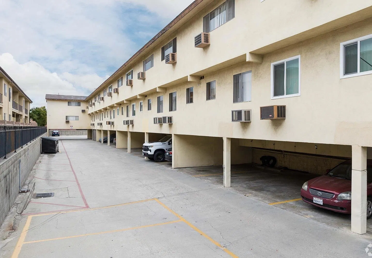 4 bed, 3.0 bath, $3,500 — Photo 4