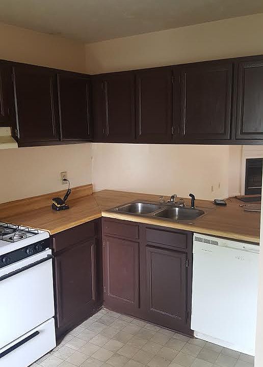 2nd image of 6458 Charter Way