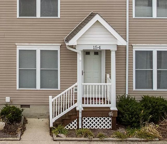1st image of 15 Beverly Ct APT 4