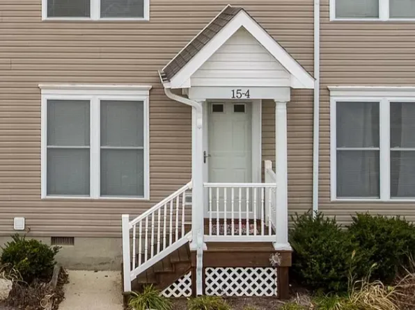 15 Beverly Ct APT 4, Lexington, VA 24450