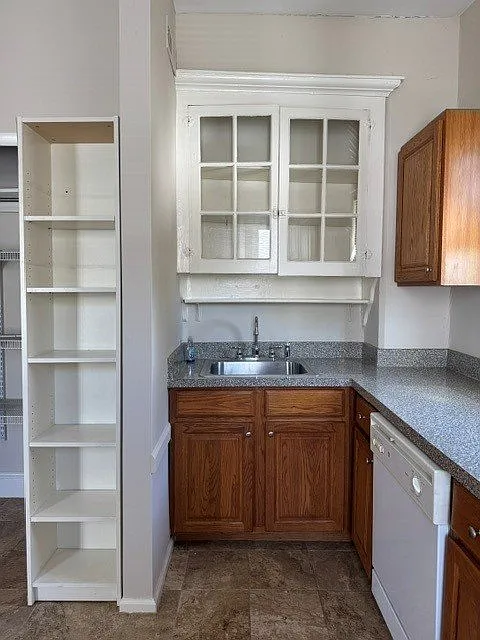 Excellent 1 Bedroom Apartment in Historical Downtown Bethlehem — Photo 2