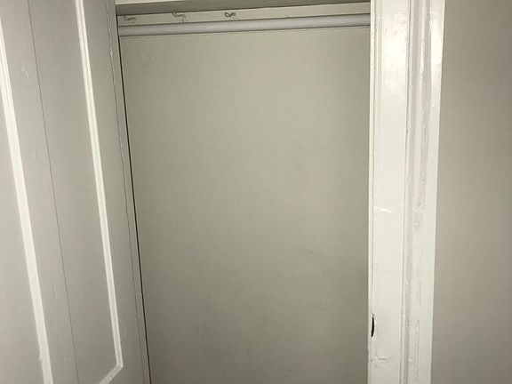 5th image of 278 Hallock Ave