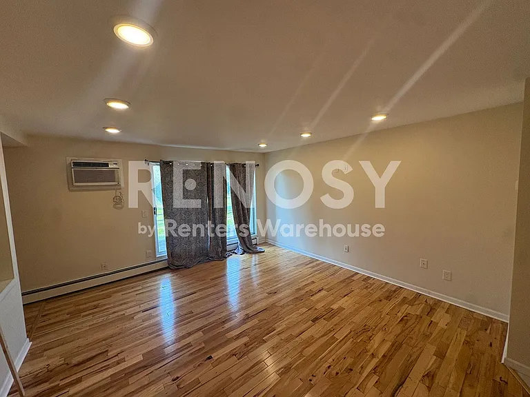 4201 Lakeside Ave N #111 — Photo 7