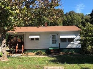 321 18th Street Pl SW, Hickory, NC 28602