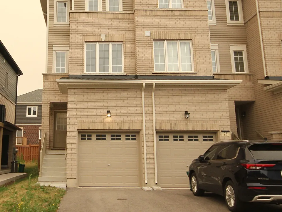 30 Wagon Ln