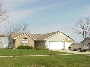 774 County Farm Rd, Monticello, IL 61856