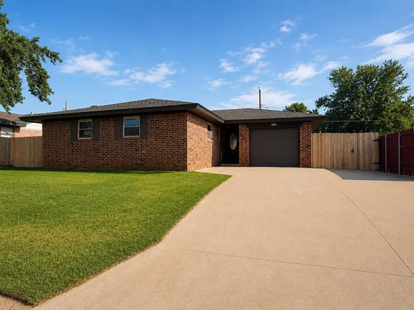 907 W Daniel St, Weatherford, OK 73096