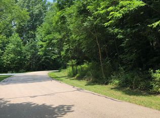 11 Long Lake Dr, Cassopolis, MI 49031