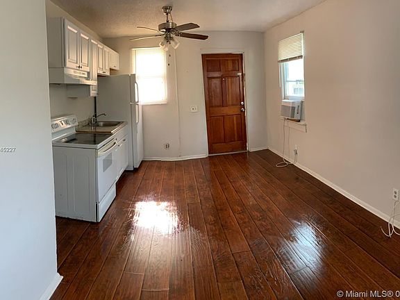 4th image of 605 S J St #1B
