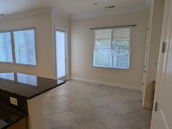 5th image of 2160 Arlington Dr
