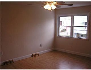 5th image of 521 Green St