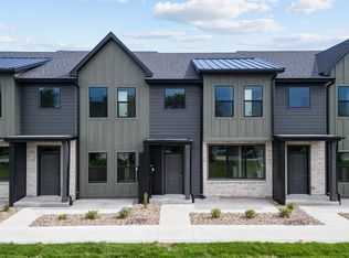 917 Percheron Ln, Norwalk, IA 50211