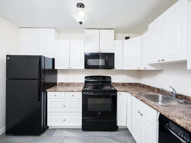 9916 113th St NW — Photo 5