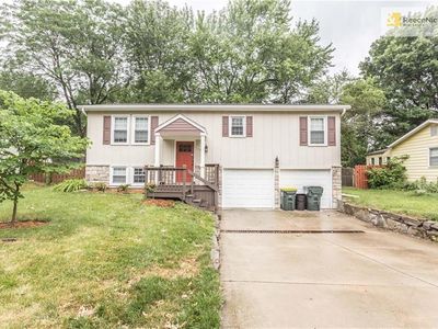 106 SE Brentwood Dr, Lees Summit, MO, 64063