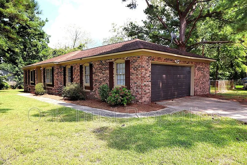 3 bed, 2.0 bath, 1514 sqft, $1,950 — Photo 2