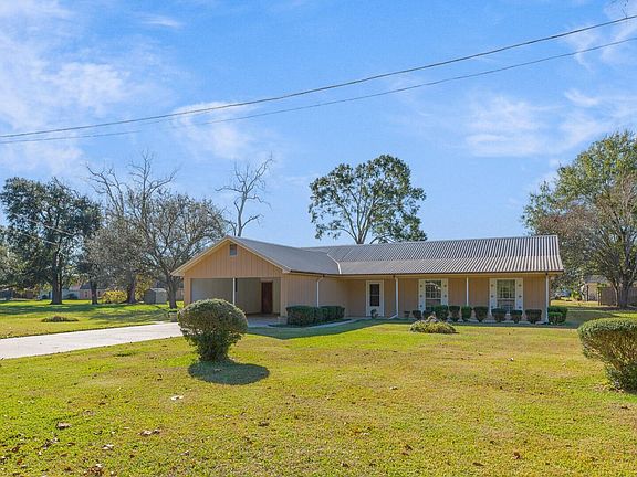 2nd image of 204 Stephanie Dr