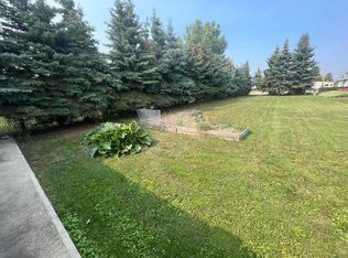 5013 59th St, Lacombe, AB T4L 1M3