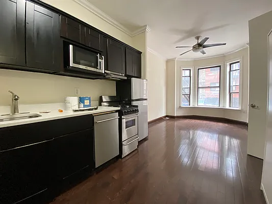 Rented by Kahen Properties | media 20