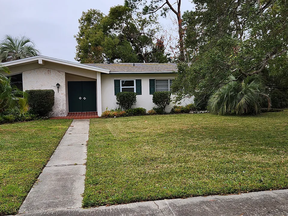 1266 W Wellington Dr