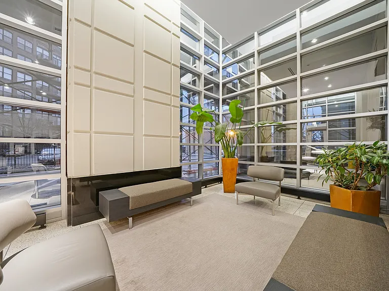 700 N Larrabee St #2013 — Photo 18