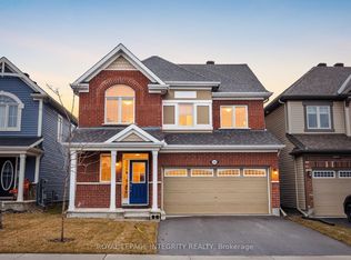 122 Cranesbill Rd, Ottawa, ON K2V0J5