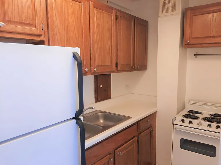 4180 Marine Terrace Apartments — Photo 77