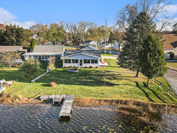 48 Twin Lake Dr, Onsted, MI 49265