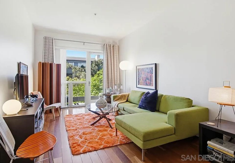 1st image of 889 Date St #304