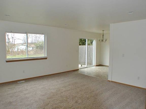 4th image of 219 165th St S