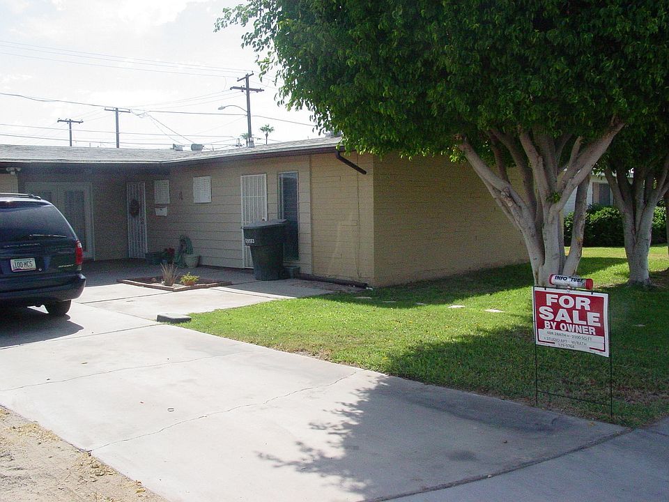 Corner of 26th Place/Walnut Ave