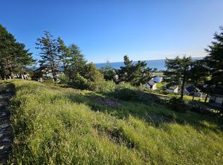 72 Shaker Rd, Whitethorn, CA 95589