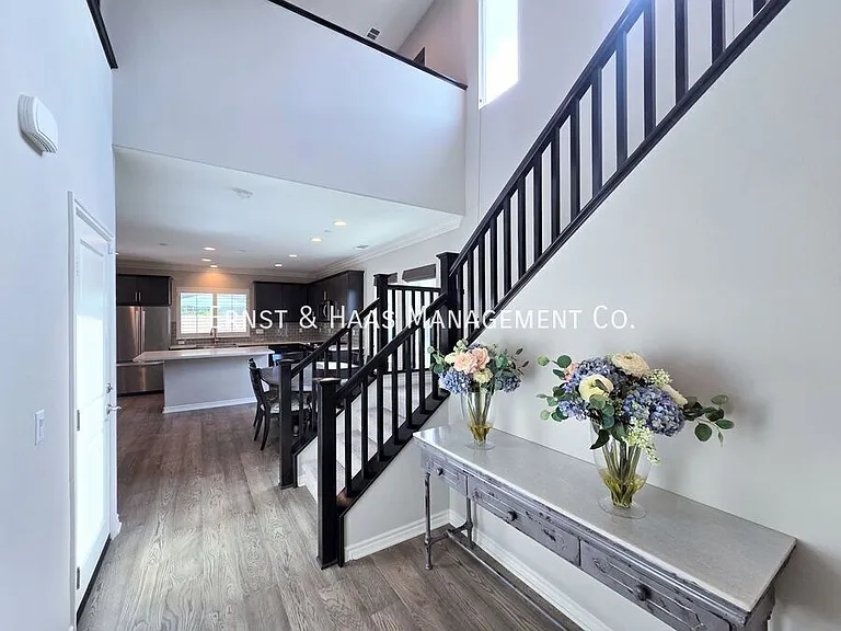 4735 Holly Ave — Photo 5