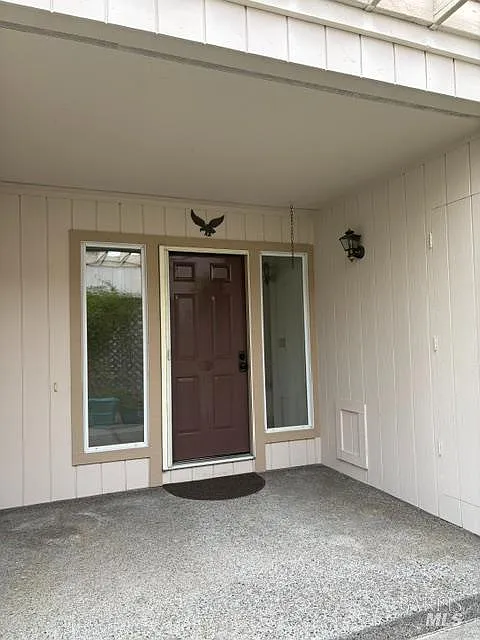 630 Lobelia Court - Photo 2