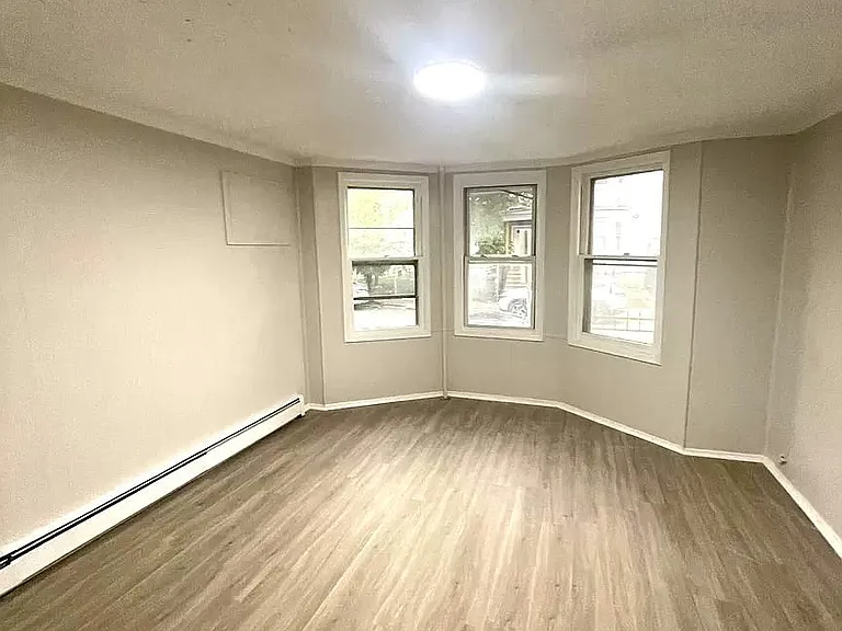 265 W Runyon St #1B — Photo 5